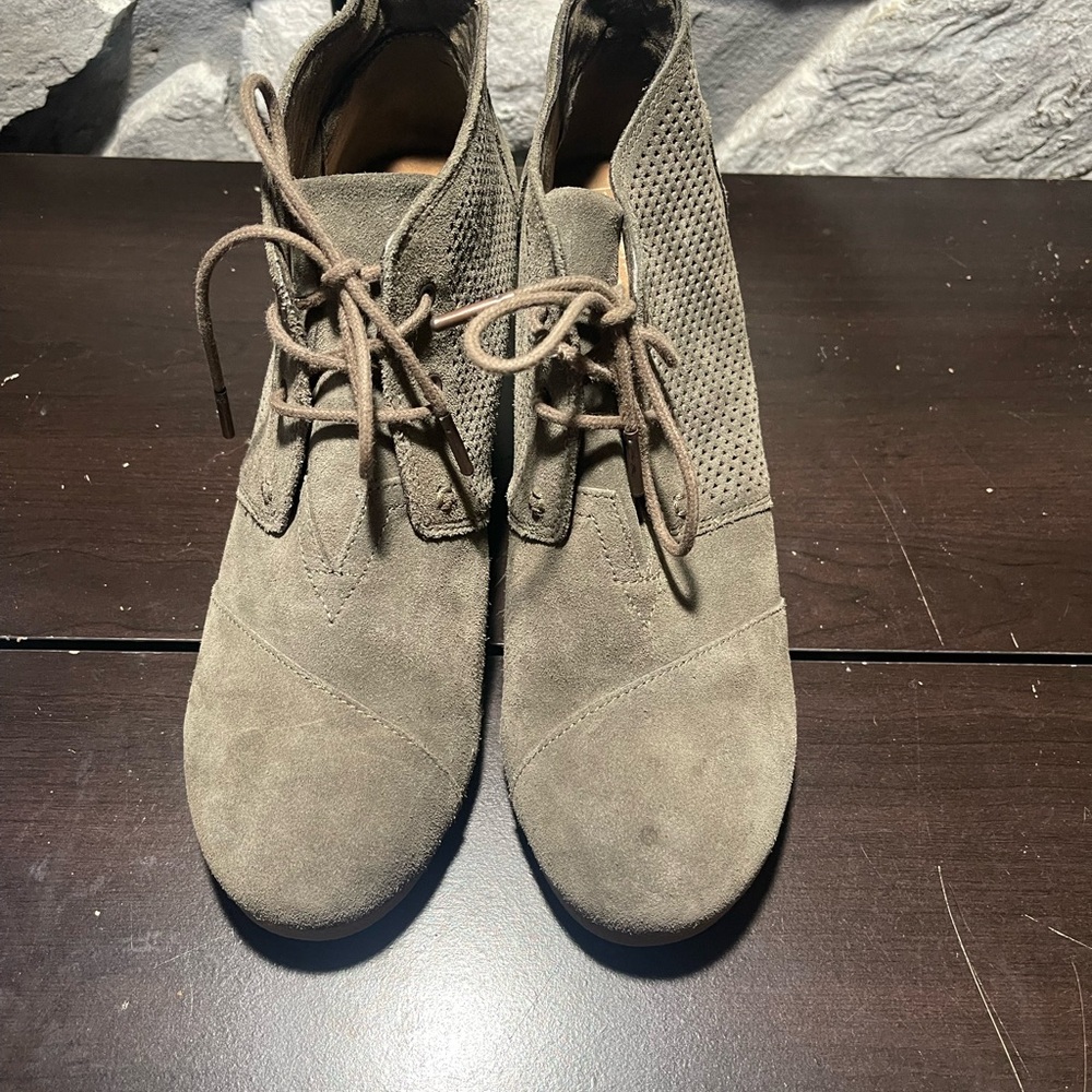 Toms Brown  Suede Ankle Boots